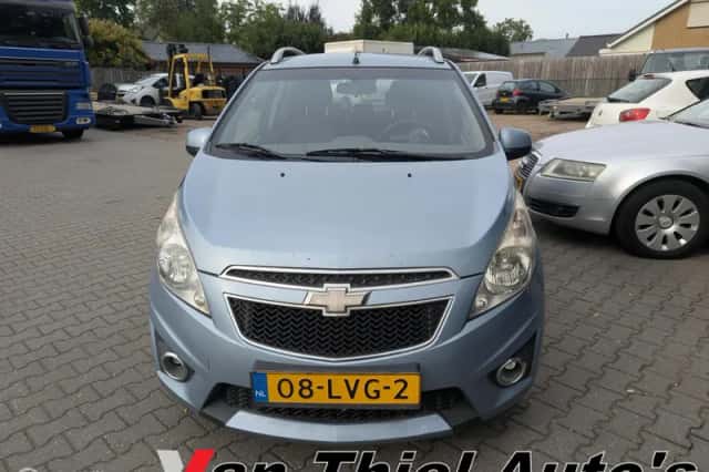 Chevrolet Spark (2010) thumbnail 2