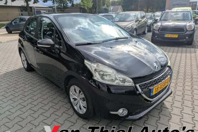 Peugeot 208 (2012) thumbnail 3