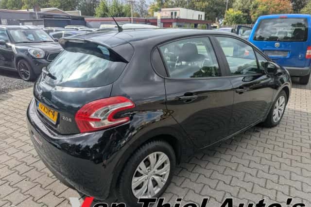 Peugeot 208 (2012) thumbnail 5