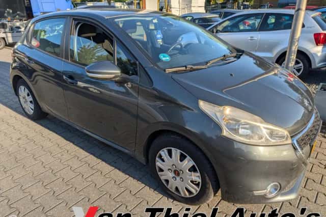 Peugeot 208 (2012) thumbnail 4