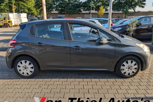 Peugeot 208 (2012) thumbnail 6