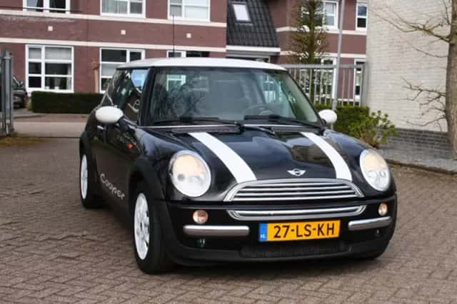 MINI Cooper (2003) thumbnail 1