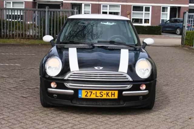 MINI Cooper (2003) thumbnail 2