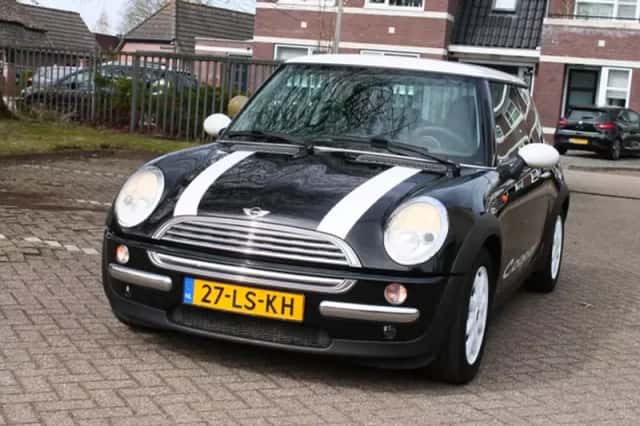 MINI Cooper (2003) thumbnail 3
