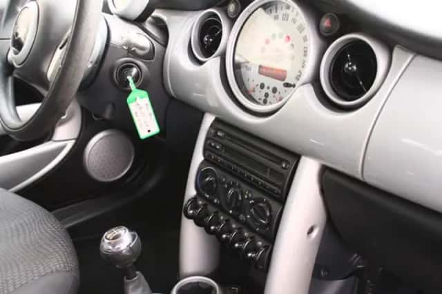 MINI Cooper (2003) thumbnail 6