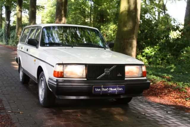 Volvo 240 (1990) thumbnail 1