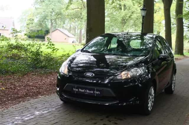 Ford Fiesta (2010) thumbnail 3
