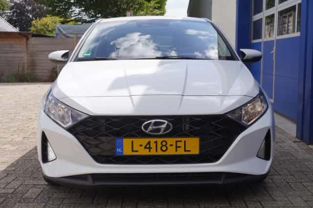 Hyundai i20 (2021) thumbnail 2