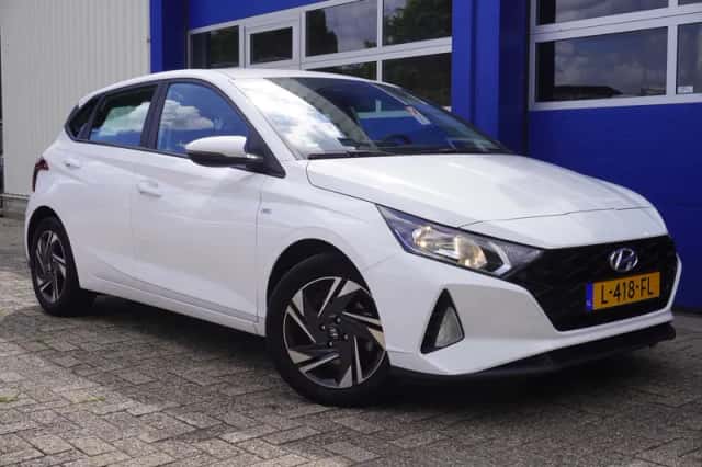 Hyundai i20 (2021) thumbnail 3