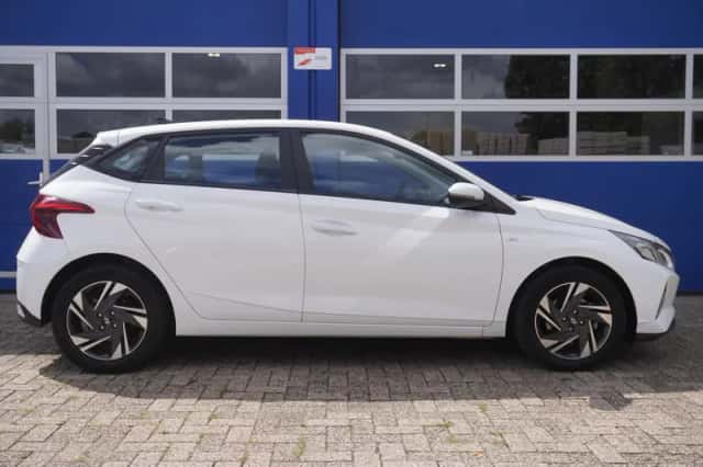 Hyundai i20 (2021) thumbnail 4