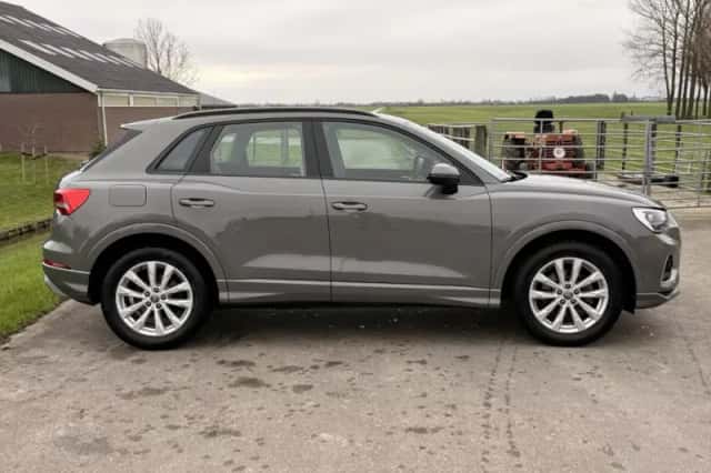 Audi Q3 (2020) thumbnail 5