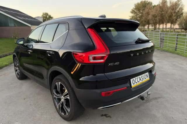 Volvo XC40 (2020) thumbnail 3