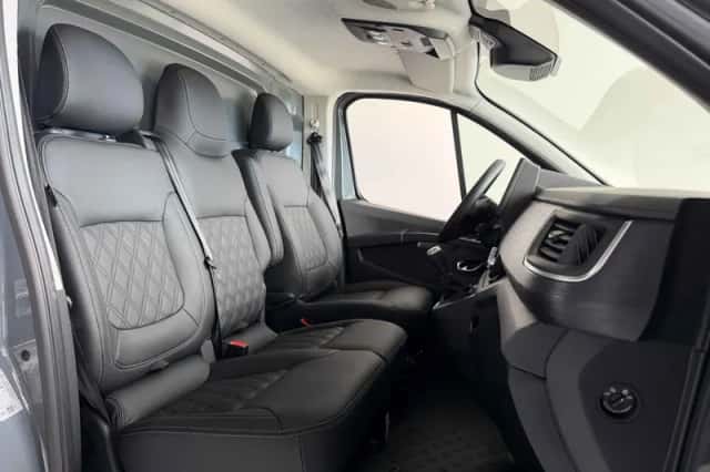 Renault Trafic (2024) thumbnail 6