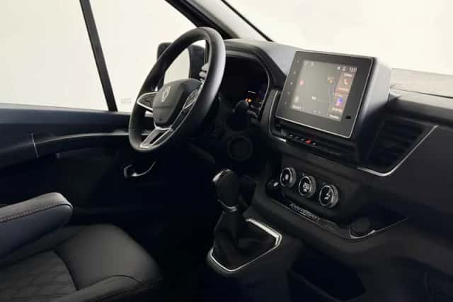 Renault Trafic (2024) thumbnail 4
