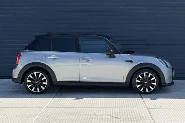 MINI Cooper (2023) thumbnail 5
