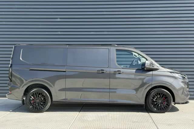 Ford E-Transit (2024) thumbnail 4