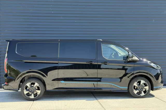 Ford E-Transit (2026) thumbnail 4
