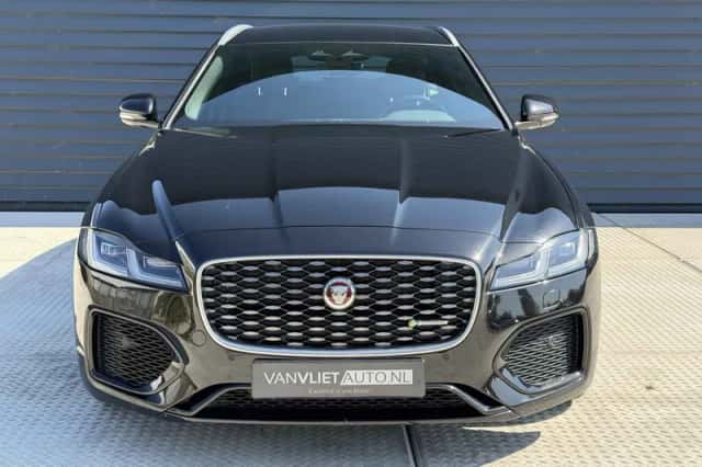 Jaguar XF (2023) thumbnail 2