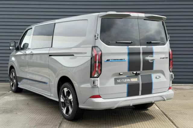 Ford E-Transit (2026) thumbnail 4