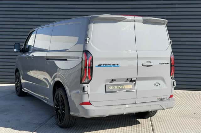 Ford E-Transit (2026) thumbnail 4