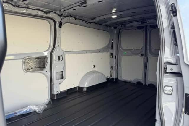 Ford E-Transit (2026) thumbnail 5