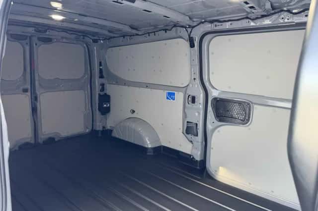 Ford E-Transit (2026) thumbnail 6