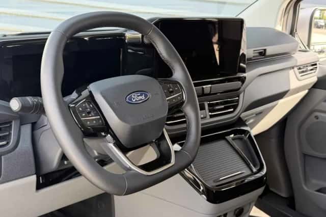 Ford E-Transit Custom (2026) thumbnail 6