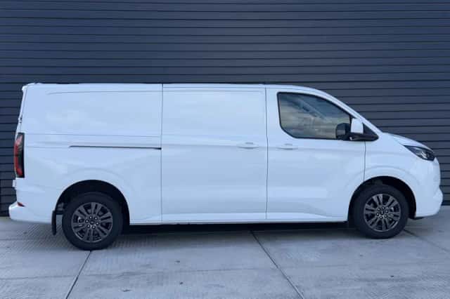 Ford E-Transit Custom (2026) thumbnail 5