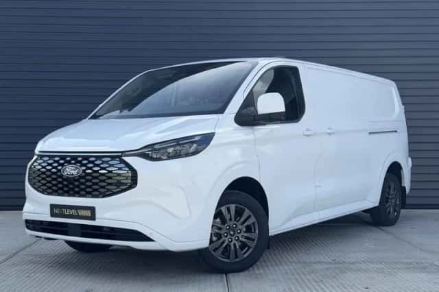 Ford E-Transit Custom (2026) thumbnail 1