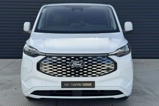 Ford E-Transit Custom (2026) thumbnail 2