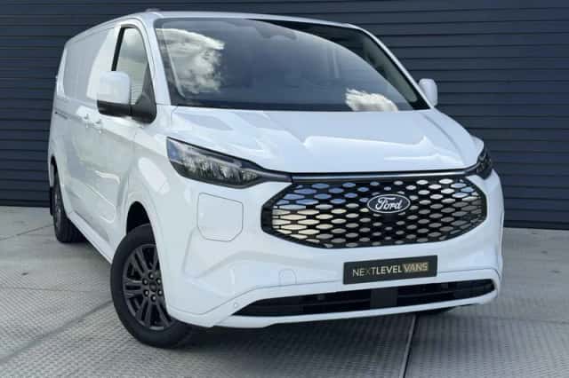 Ford E-Transit Custom (2026) thumbnail 3