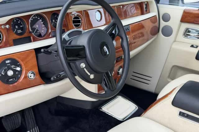 Rolls-Royce Phantom (2014) thumbnail 6