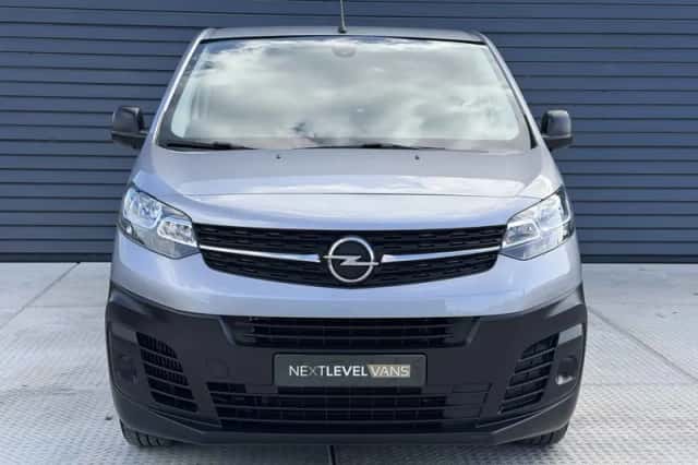 Opel Vivaro (2024) thumbnail 2