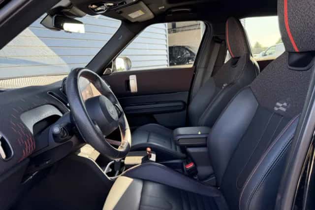 MINI Countryman (2024) thumbnail 6