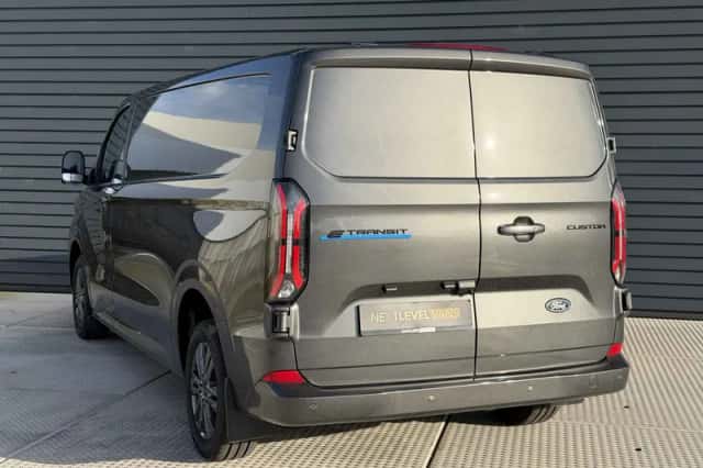 Ford E-Transit (2026) thumbnail 4