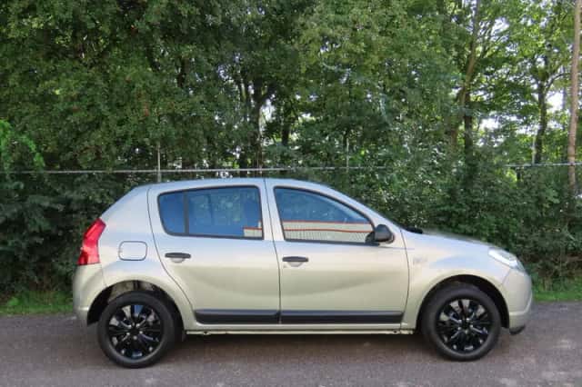Dacia Sandero (2009) thumbnail 6