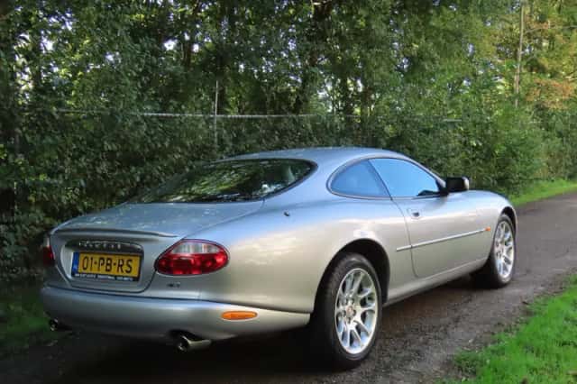 Jaguar XKR (2001) thumbnail 6