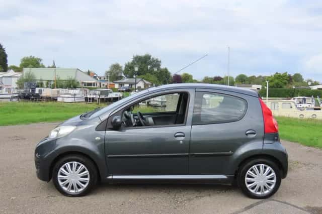 Peugeot 107 (2011) thumbnail 2