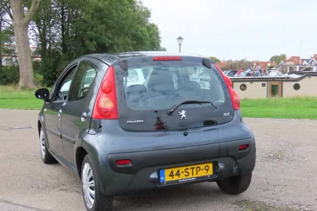 Peugeot 107 (2011) thumbnail 3