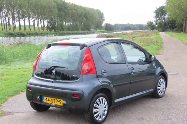 Peugeot 107 (2011) thumbnail 4