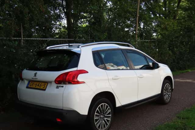 Peugeot 2008 (2015) thumbnail 5