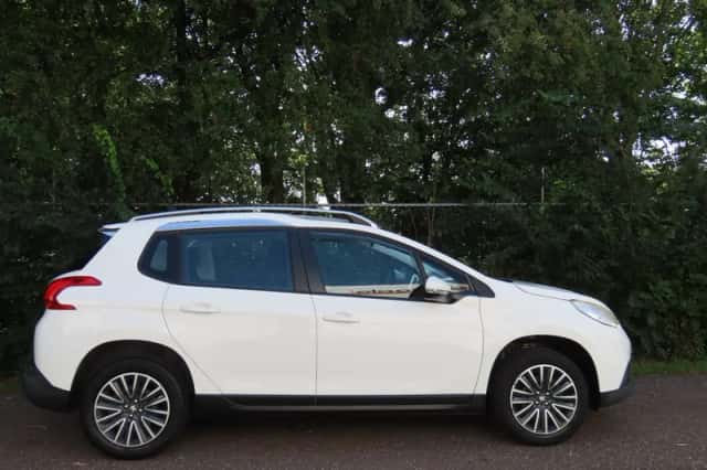 Peugeot 2008 (2015) thumbnail 6