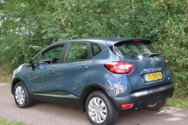 Renault Captur (2016) thumbnail 3