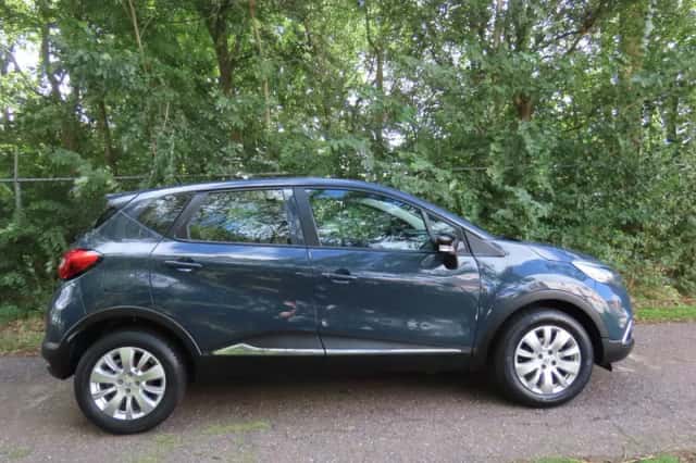 Renault Captur (2016) thumbnail 6