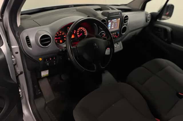 Peugeot Partner (2016) thumbnail 2