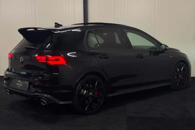 Volkswagen Golf (2023) thumbnail 3