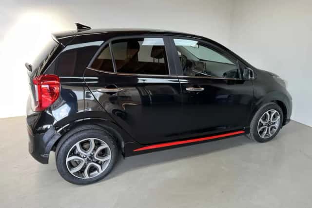 Kia Picanto (2023) thumbnail 3