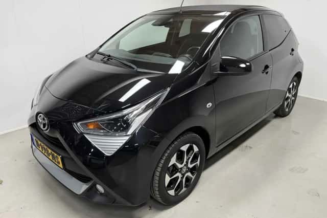Toyota Aygo (2021) thumbnail 2