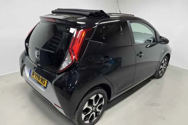 Toyota Aygo (2021) thumbnail 5