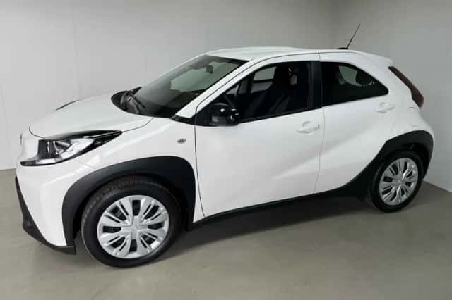 Toyota Aygo X (2023) thumbnail 2